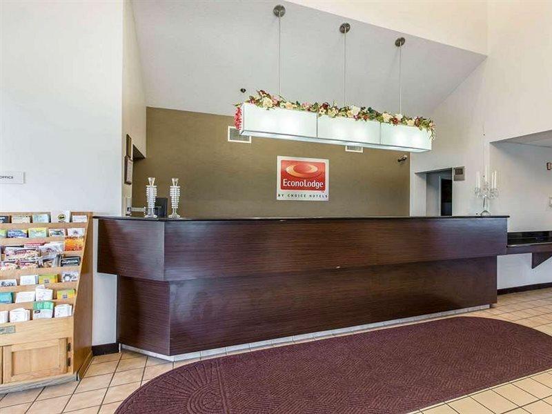 Econo Lodge Inn & Suites Peoria Illinois Exterior photo